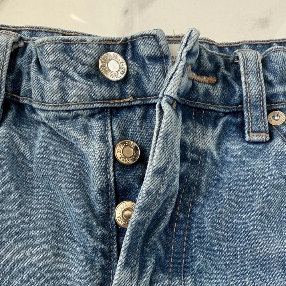 Zara Cut Off Distressed Blue Denim Jeans Women’s Size 4